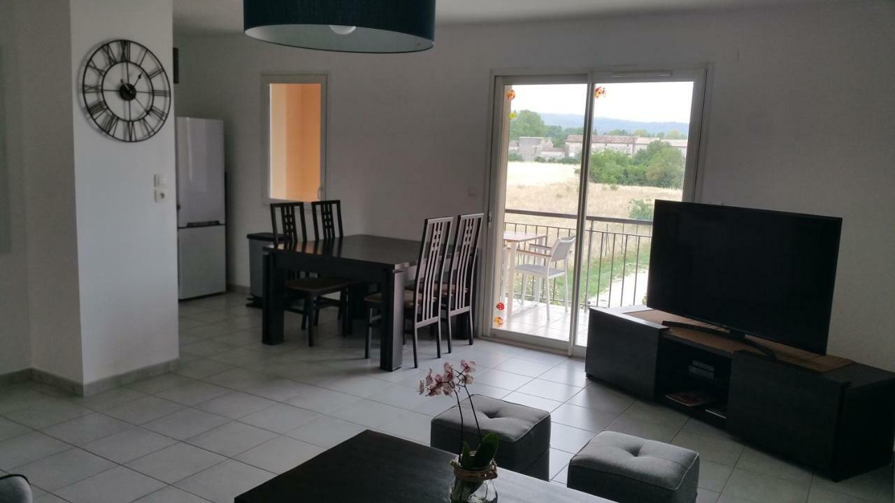 شقة Apt 50M2 Avec Balcon Tout Equipe Proche D'Avignon بيرنيه لو فونتينز المظهر الخارجي الصورة